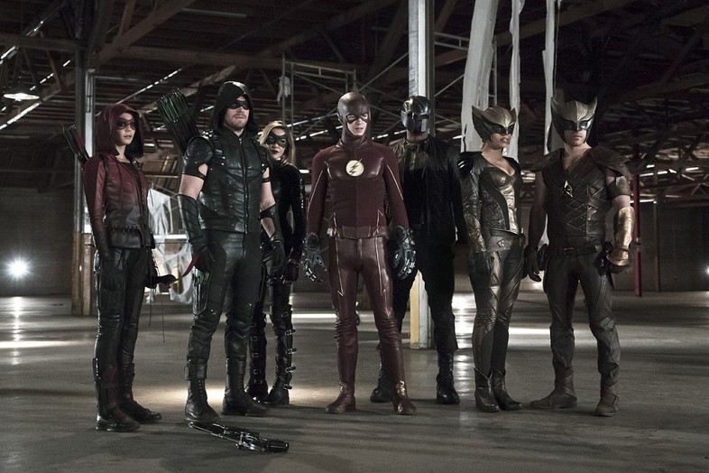 First-Look-Arrow-Flash-Crossover-Superhero-Team