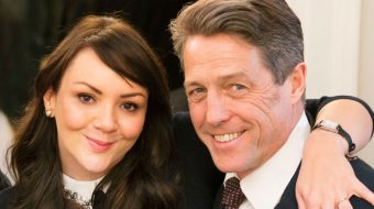 Hugh Grant znów tańczy na Downing Street 10. Widzieliście już telewizyjny sequel 