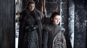 Sophie Turner opowiada, jak zaprzyjaźniła się z Maisie Williams. Nic tak nie łączy jak trawka i wspólne kąpiele