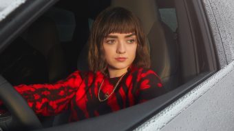 Maisie Williams śpiewa 