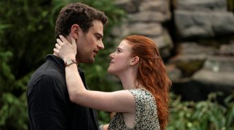 Rose Leslie i Theo James jako 