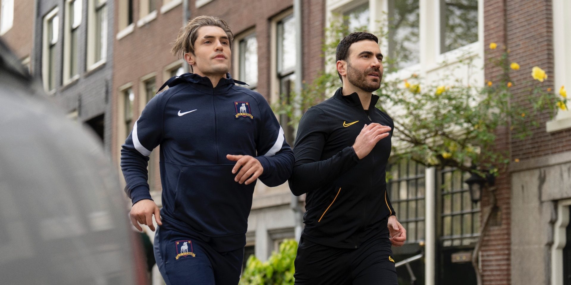 Ekipa "Teda Lasso" zaszalała w Amsterdamie. Gwiazda wyjaśnia, dlaczego 6. odcinek jest kluczowy