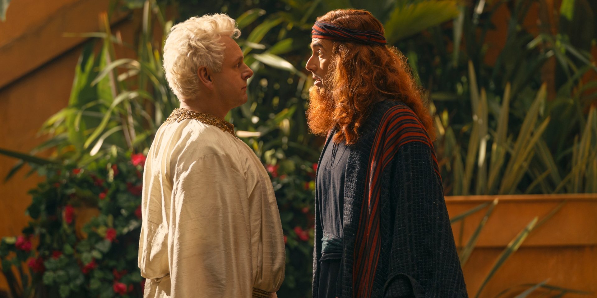 7 newsów na piątek: Kiedy finał "Dobrego omenu", nowa rola Hilary Duff, nowy serial Mindy Kaling