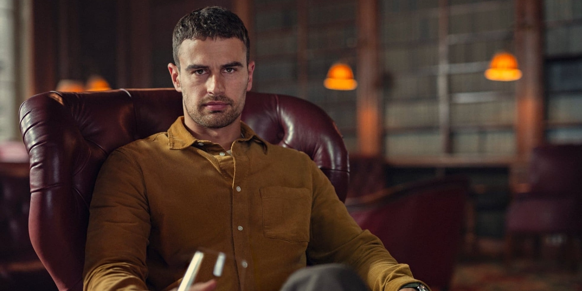 Dżentelmeni jak prezentuje się serial Netfliksa od Guya Ritchiego