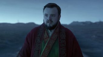 John Bradley gra siebie w 