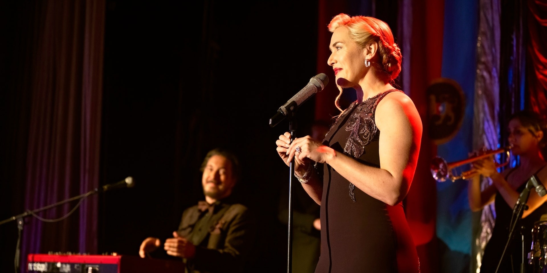 Kate Winslet w "Reżimie" zaśpiewała tak jak Putin. Zobaczcie prawdziwą inspirację koszmarnej sceny