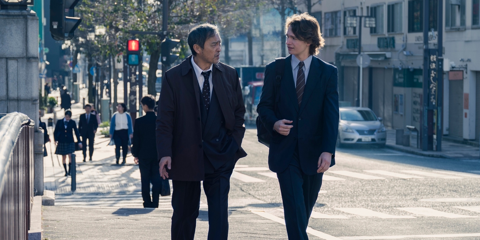 7 newsów na sobotę: "Tokyo Vice" może wrócić, zwiastun powrotu "Brzyduli", serial "Sausage Party"