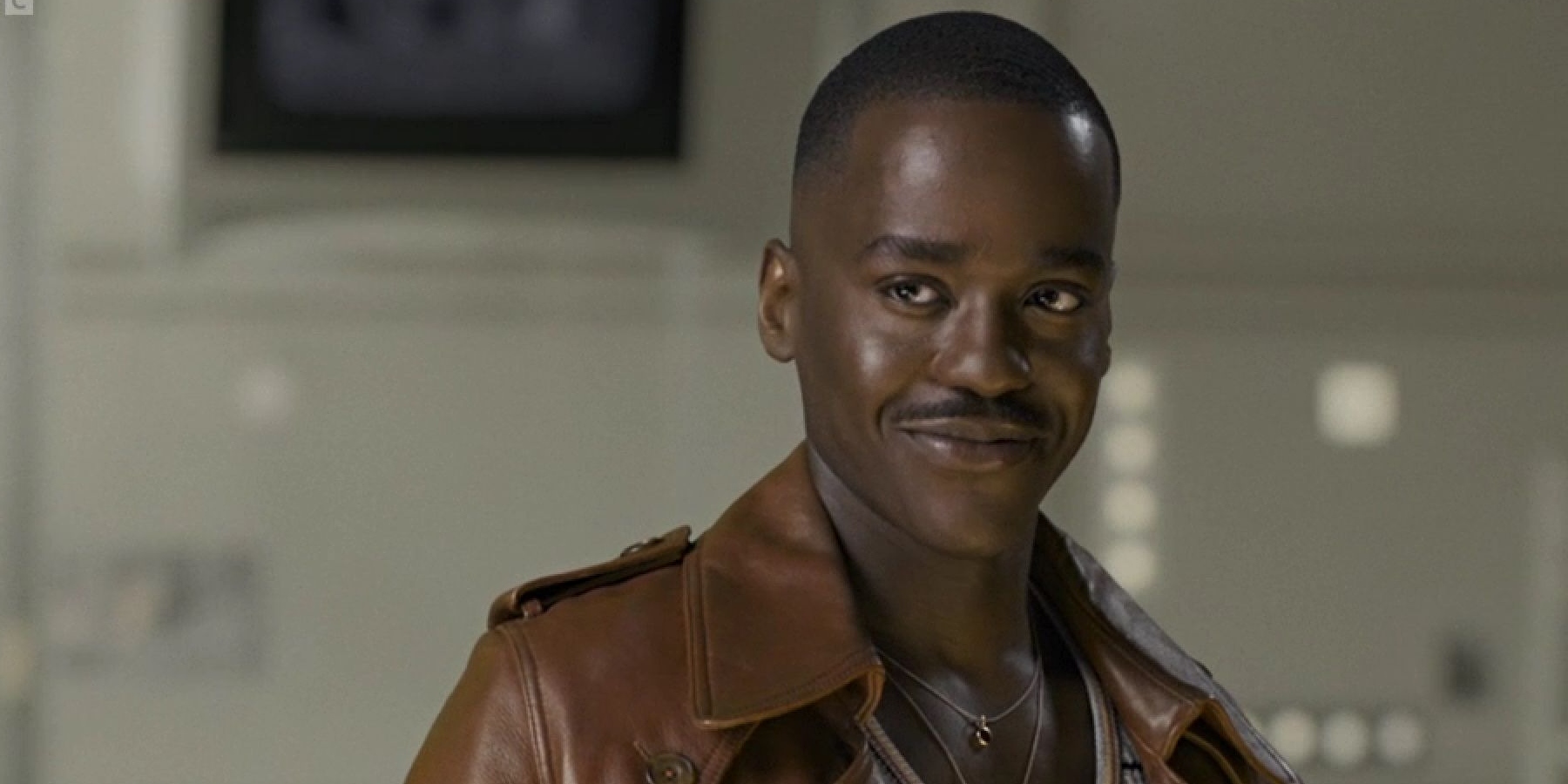 Ncuti Gatwa odpowiada tym, którzy go nie chcą w "Doktorze Who". "Celebruje się białą przeciętność"