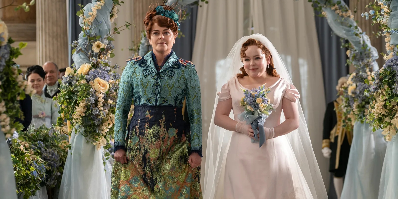 Co dalej czeka Portię i rodzinę Featheringtonów? Twórczyni "Bridgertonów" uchyla rąbka tajemnicy