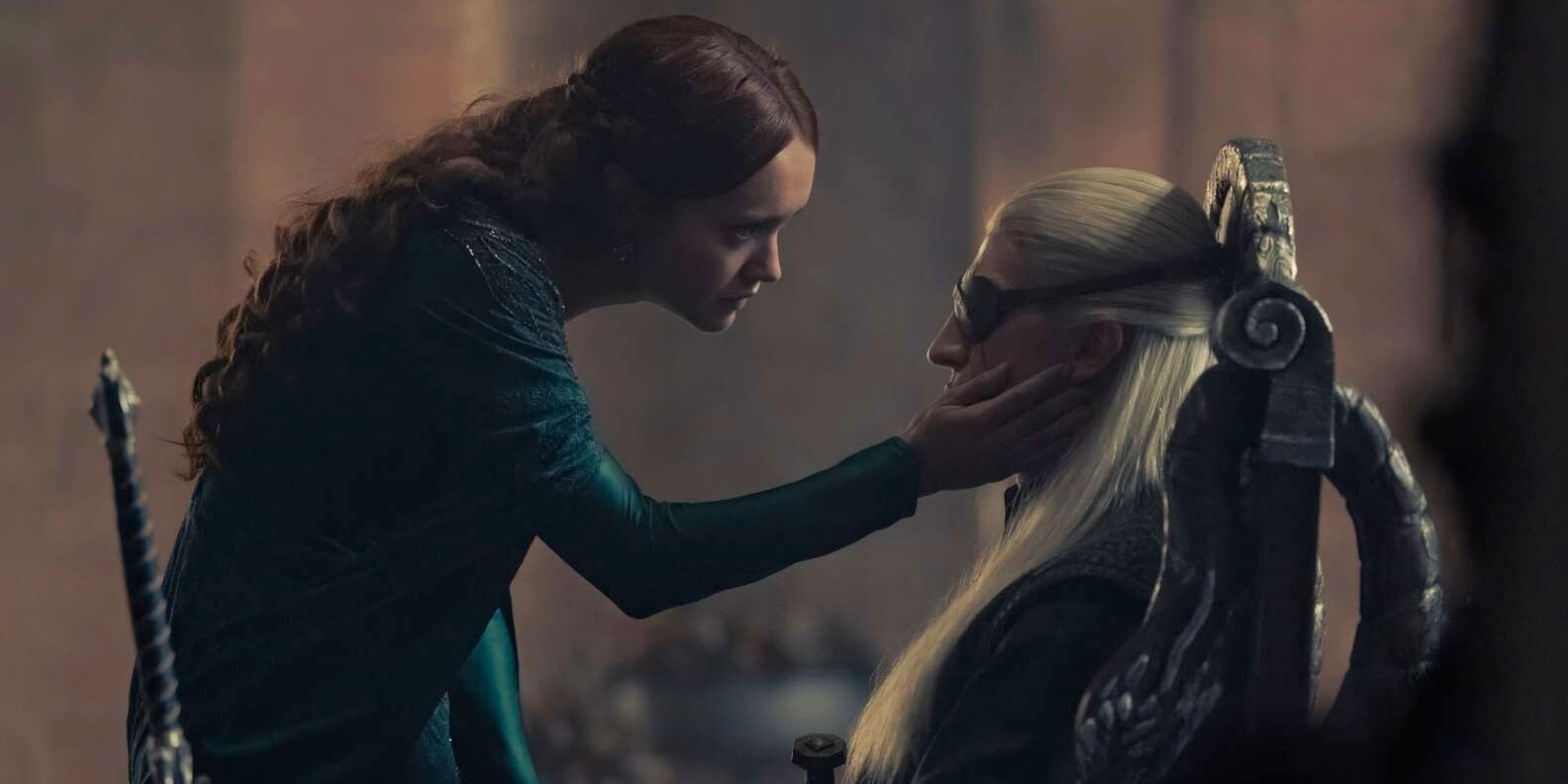 Dlaczego Aemond nie chce Alicent w małej radzie w 2. sezonie "Rodu smoka"? Aktor wyjaśnia, o co chodzi