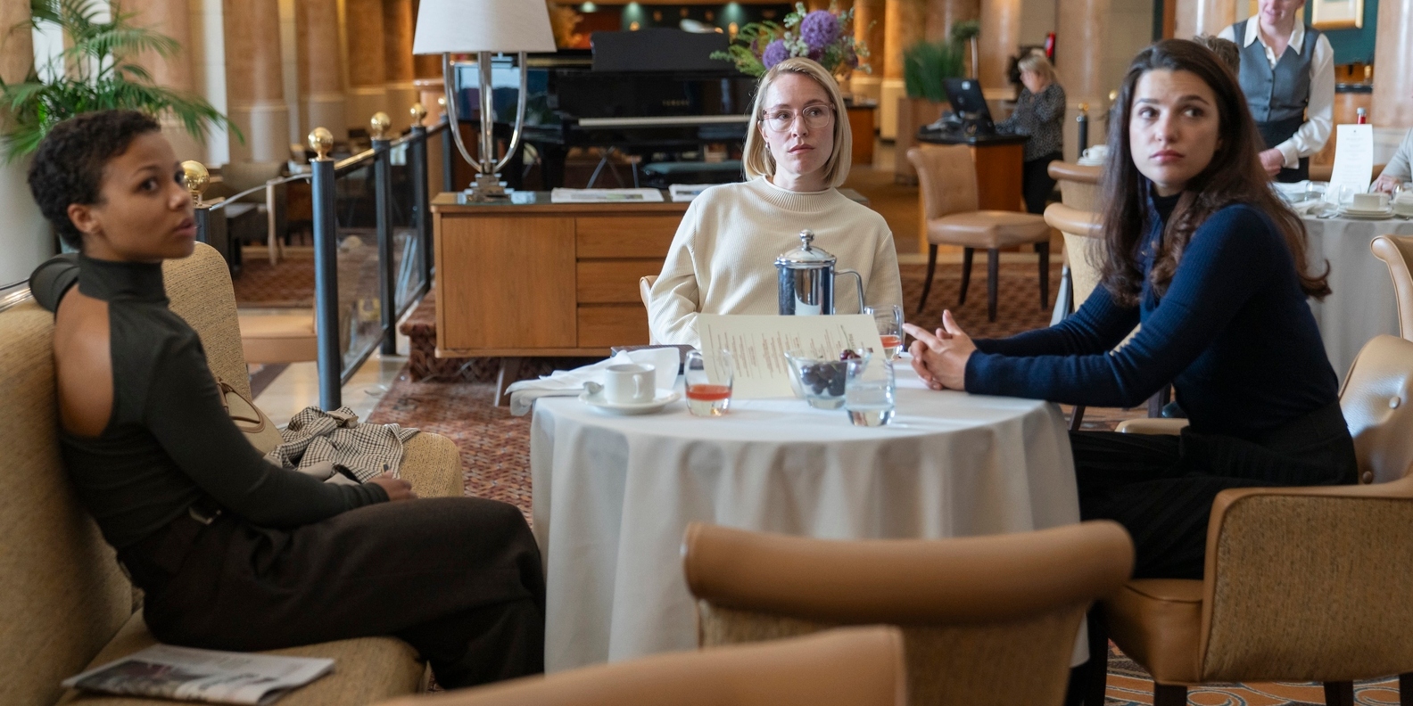 7 newsów na środę: Rekordowa "Branża", obsada 2. sezonu "One Piece", nowa gwiazda "Yellowjackets"