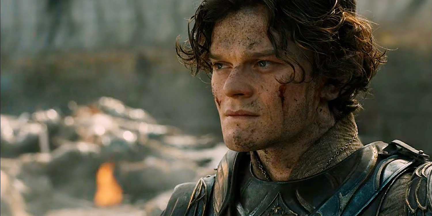 "Pierścienie władzy" – pocałunek z 7. odcinka zszokował choćby aktora. Dlaczego Elrond to zrobił?