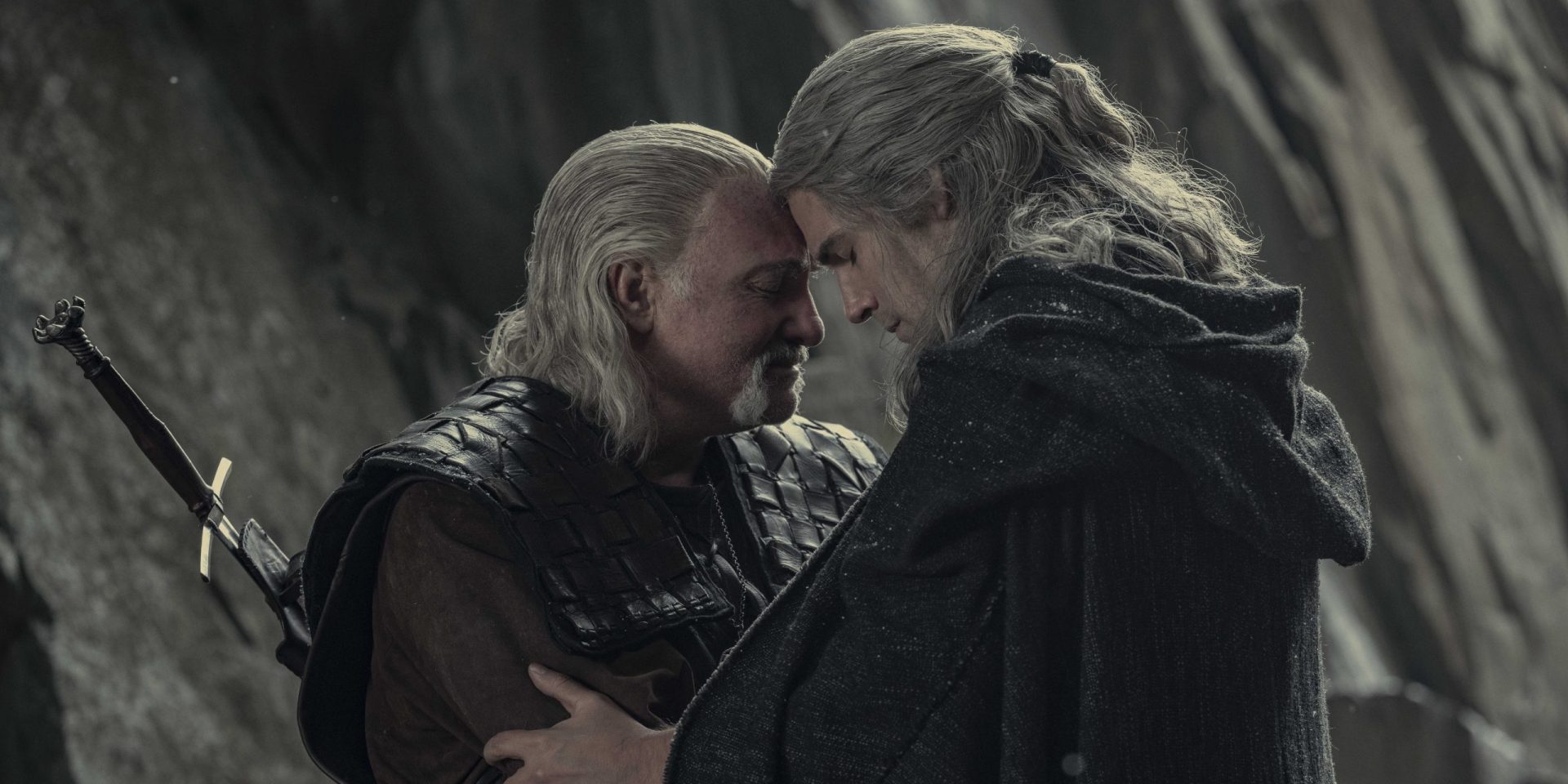 Czemu Vesemir w 4. sezonie "Wiedźmina" jest zupełnie inny? Oto dlaczego podmieniono aktora