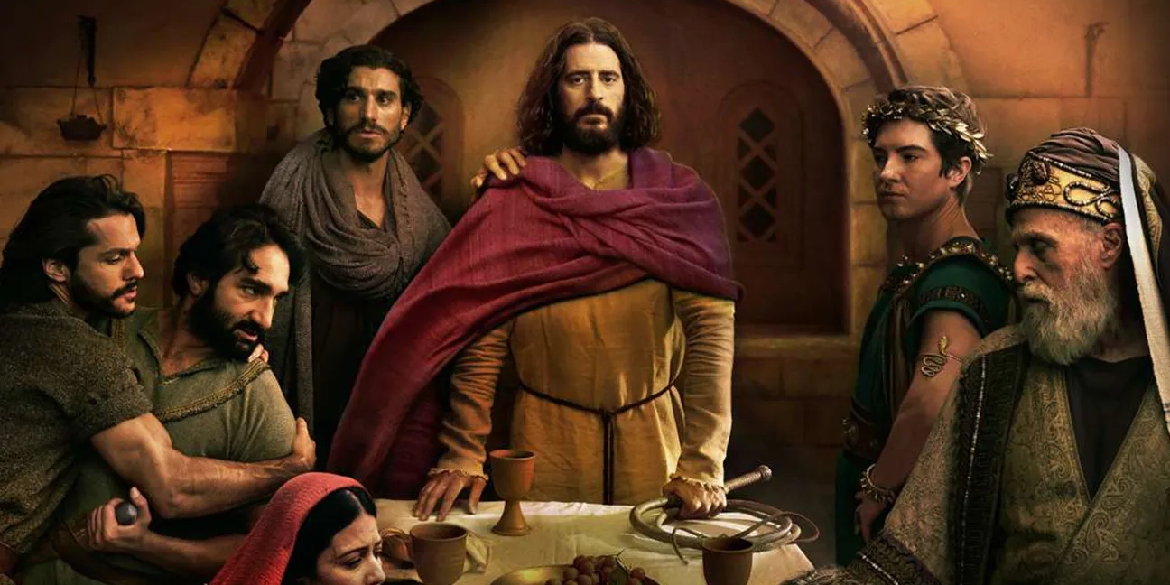 6 newsów na czwartek: 6. sezon serialu o Jezusie, John Malkovich na Apple TV+, Noah Baumbach z serialem