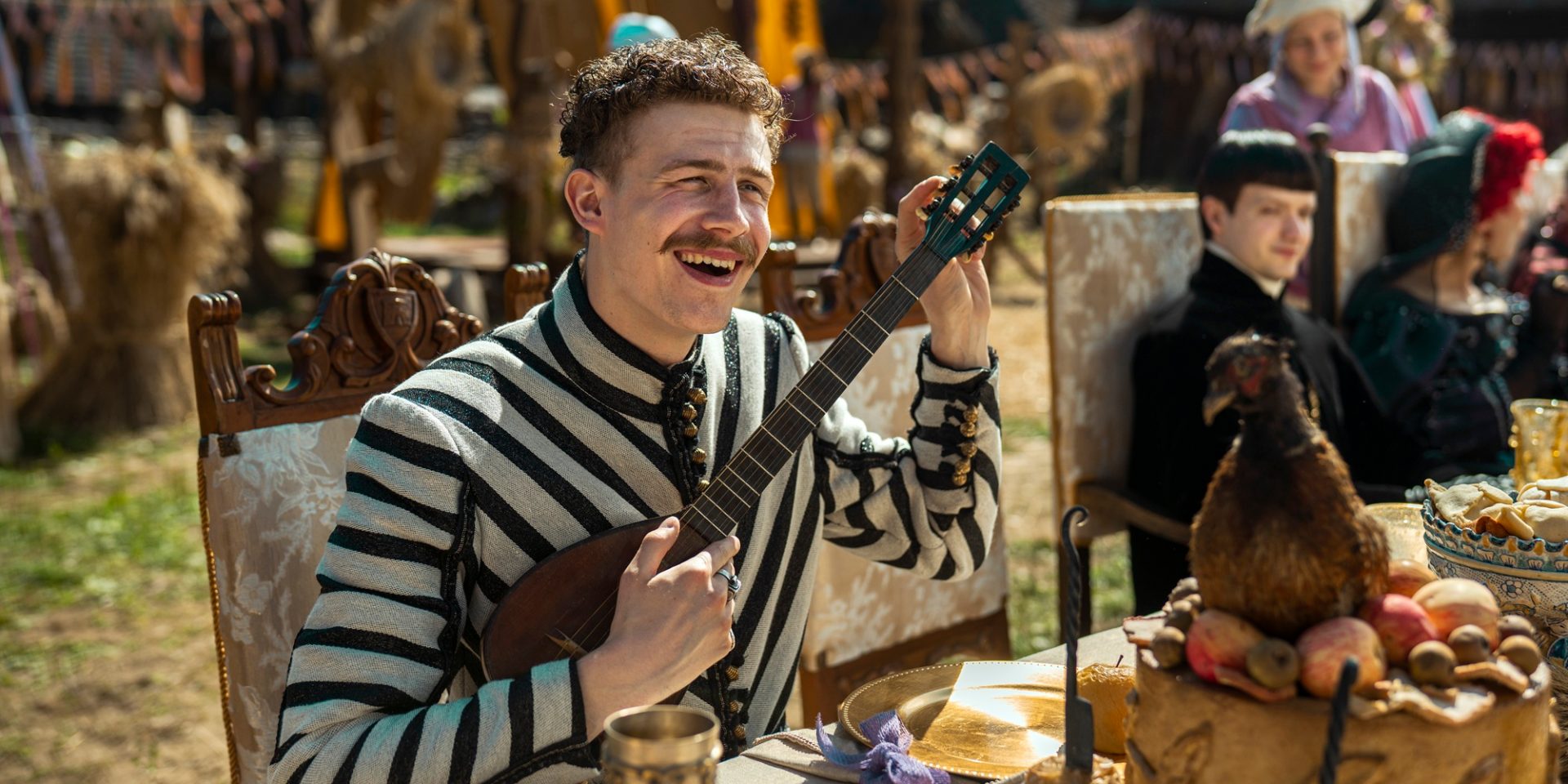 Tak cieszy się Filip Zaręba z roli w 2. sezonie "1670". "Życie to najbardziej zaskakująca rzecz w życiu"