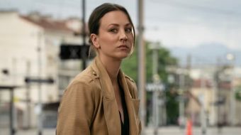 Kaley Cuoco ruszy w pogoń za zaginionym mężem. Jest zwiastun i data premiery intrygującego thrillera