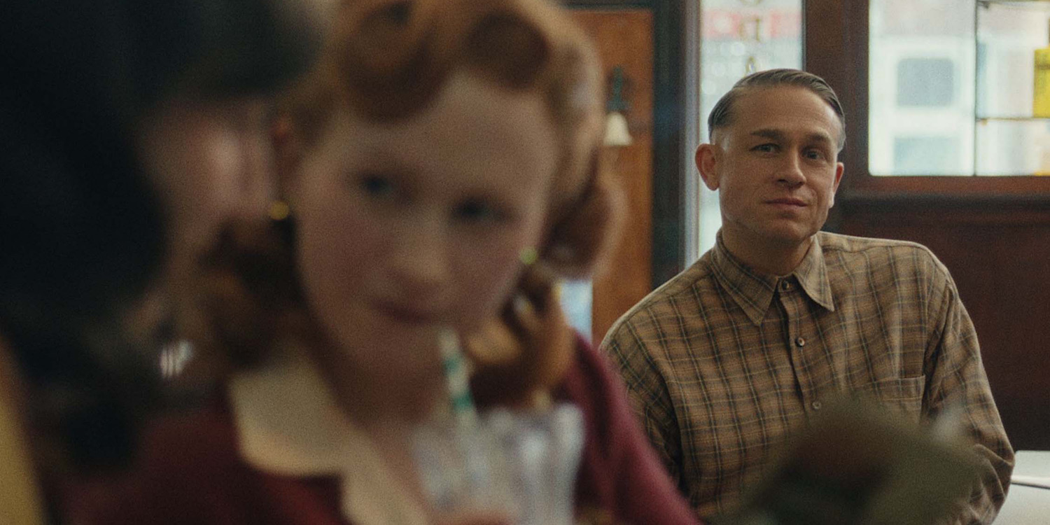 "Potwór: Historia Eda Geina" – czy Ed Gein miał głos taki jak w serialu? Oto skąd wziął go Charlie Hunnam