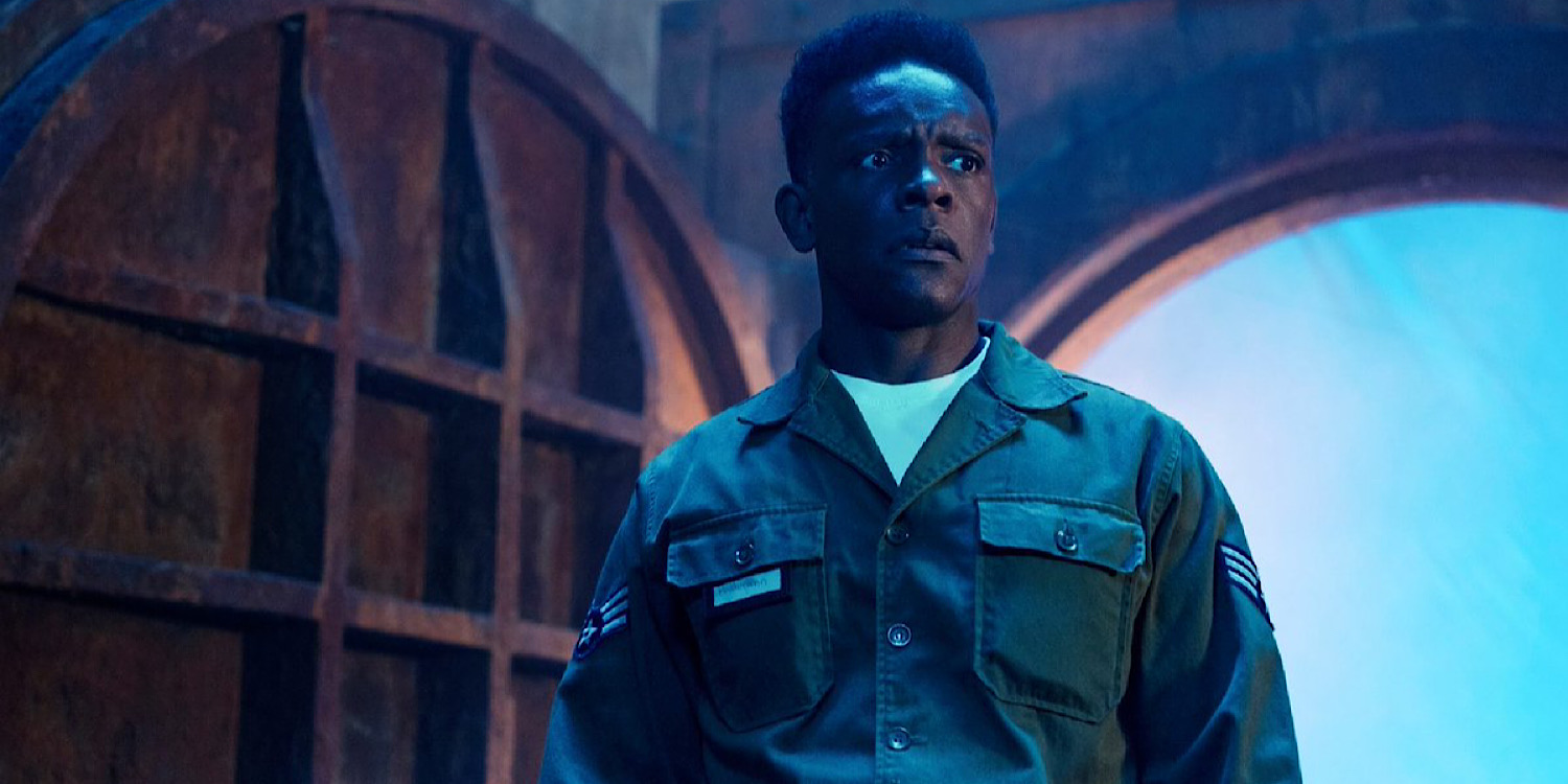 Skąd ta postać w serialu "To: Witajcie w Derry"? Wyjaśniamy nawiązanie do "Lśnienia" – a jak było u Kinga?