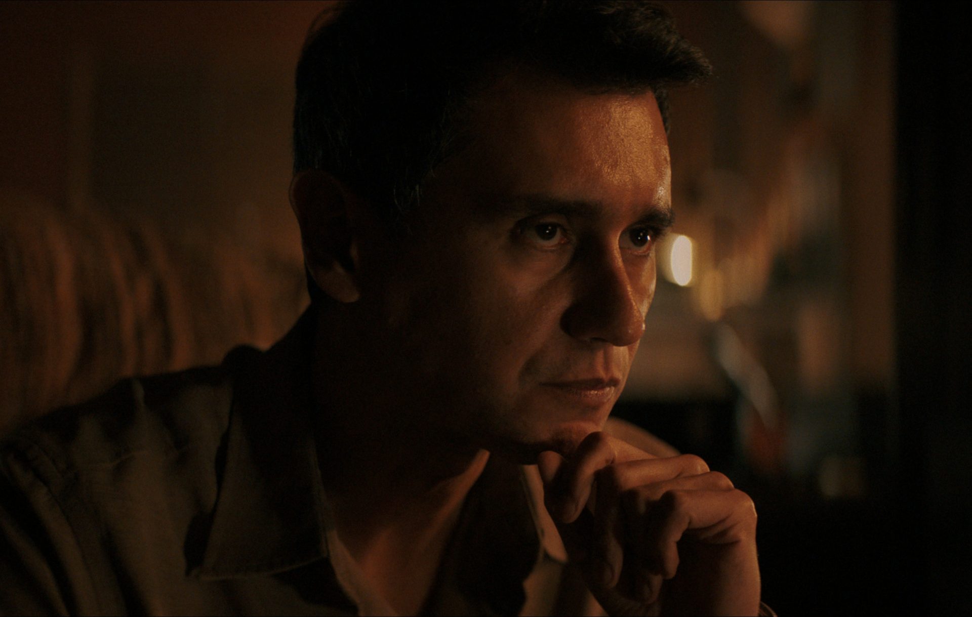 "Pluribus" – jaka jest tajemnica Paragwajczyka? Ta fanowska teoria zmienia wszystko, co o nim wiemy