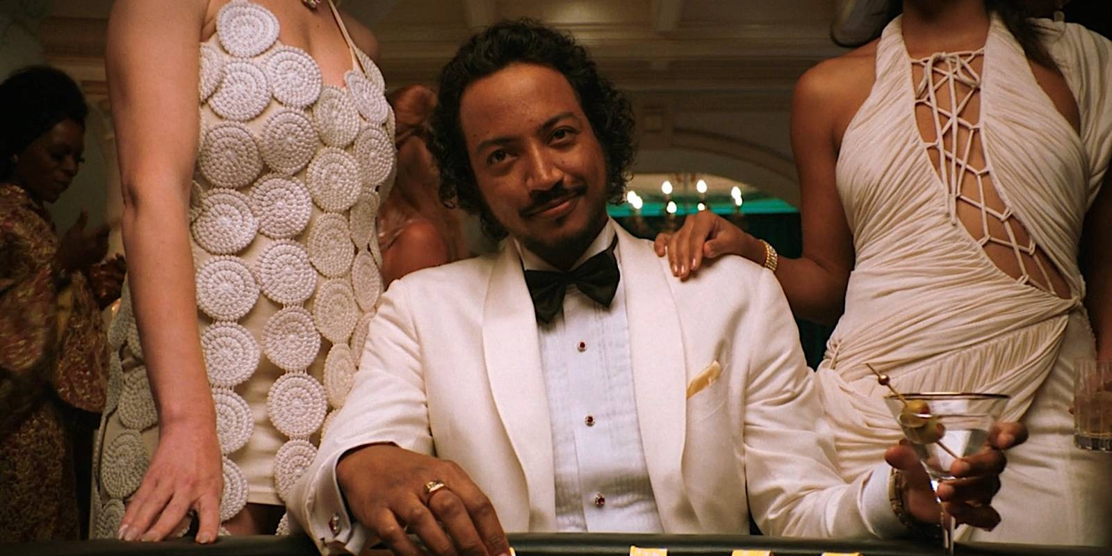 "Pluribus" – tę postać z serialu łatwo znienawidzić. Aktor wyjaśnia, dlaczego jednak nie powinniście