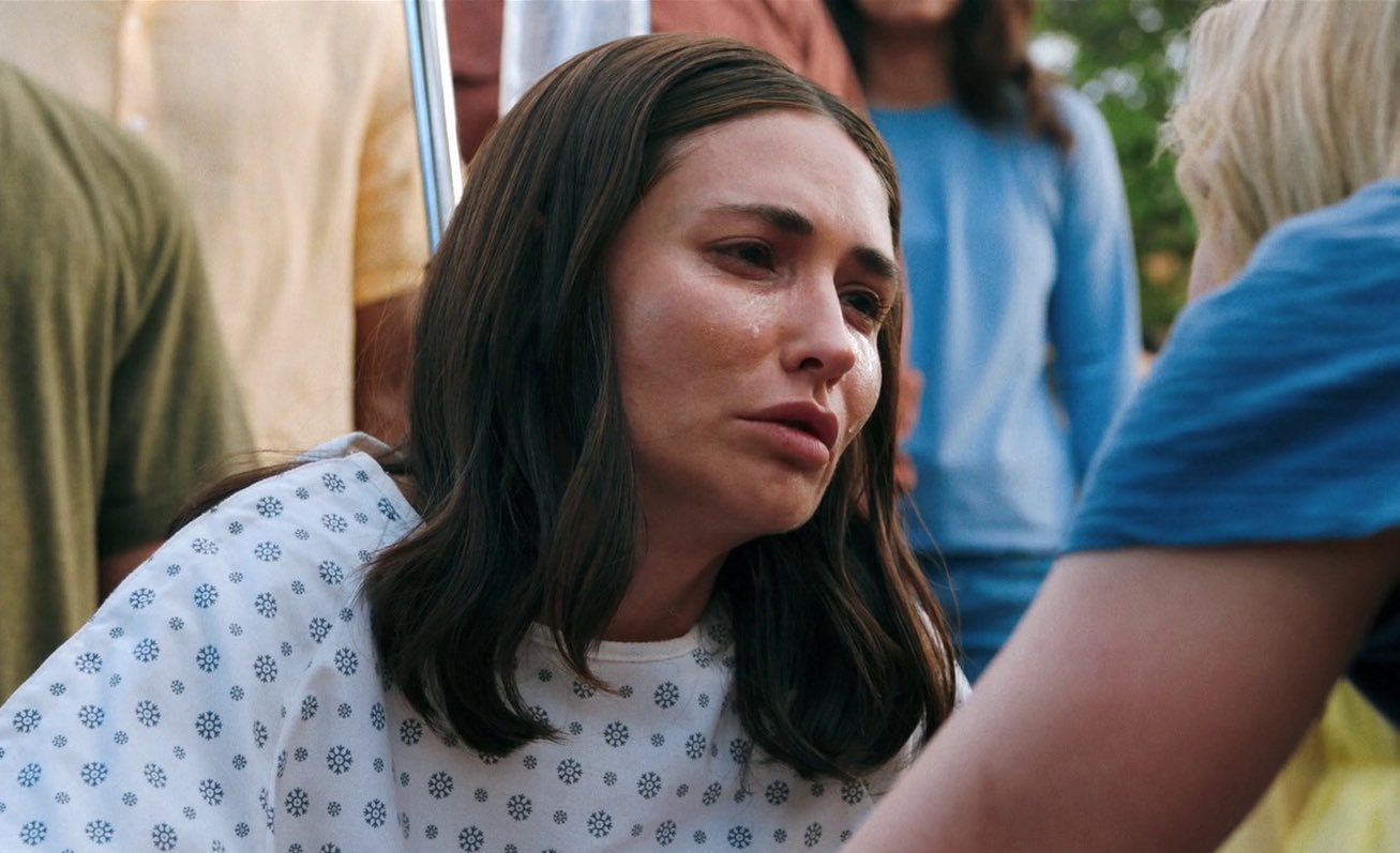 "Pluribus" to znacznie bardziej mroczny serial, niż się wydawało? Ta teoria wiąże go z kultowym horrorem