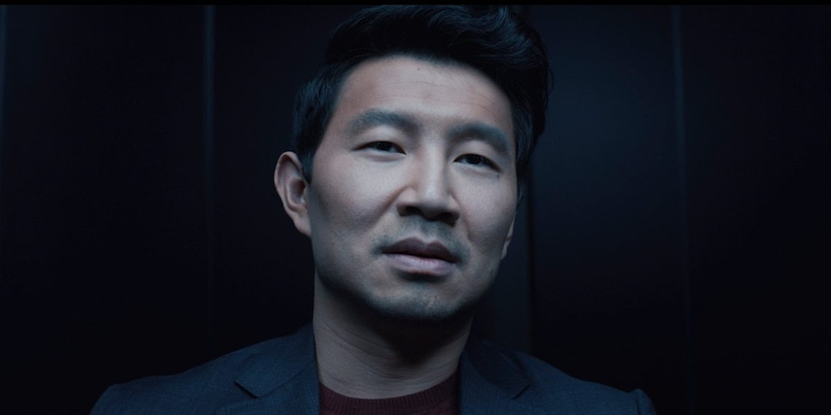 Gwiazdor Marvela ze zhakowanym mózgiem. Zobaczcie zwiastun nowego thrillera szpiegowskiego