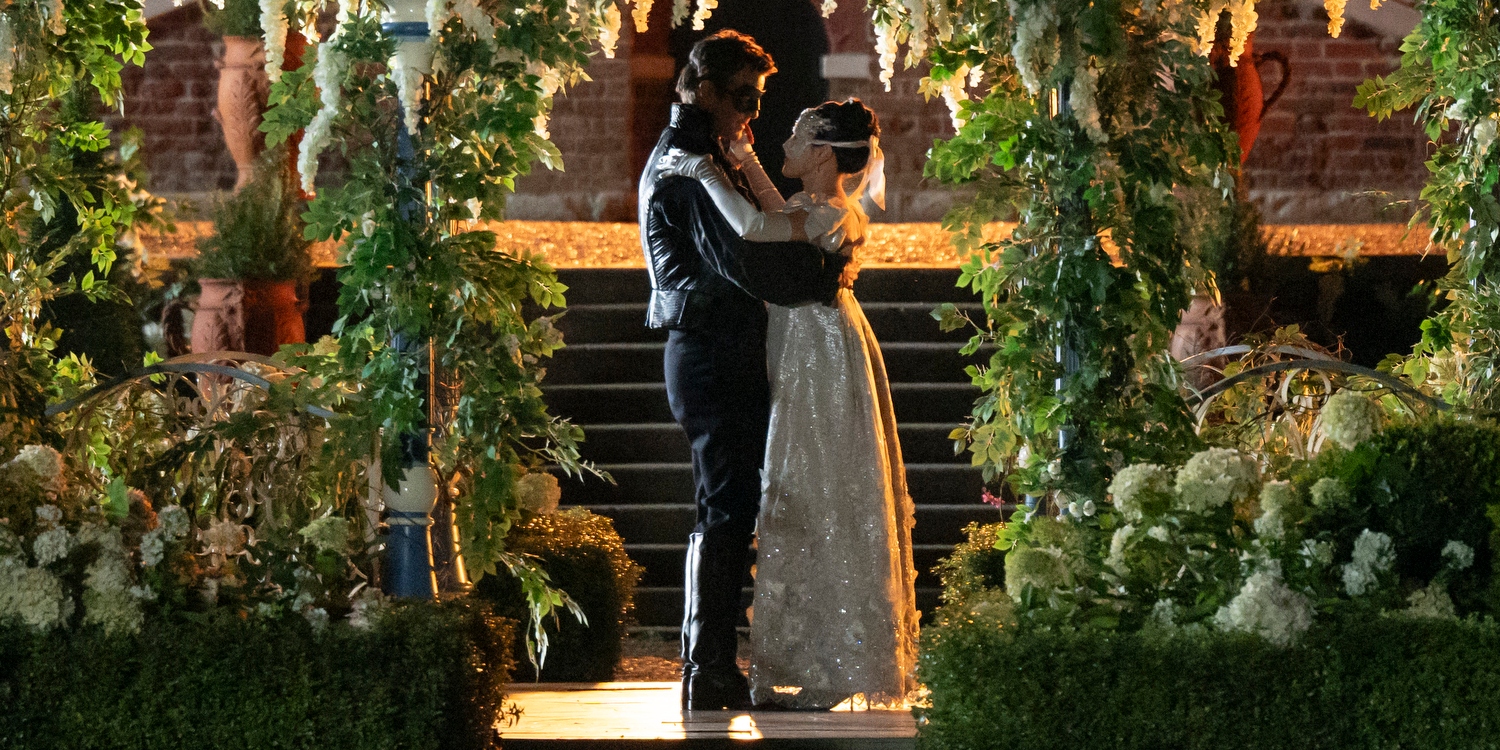 "Bridgertonowie" – jakie covery są w 4. sezonie? Oto lista i oryginały każdego z wykorzystanych hitów