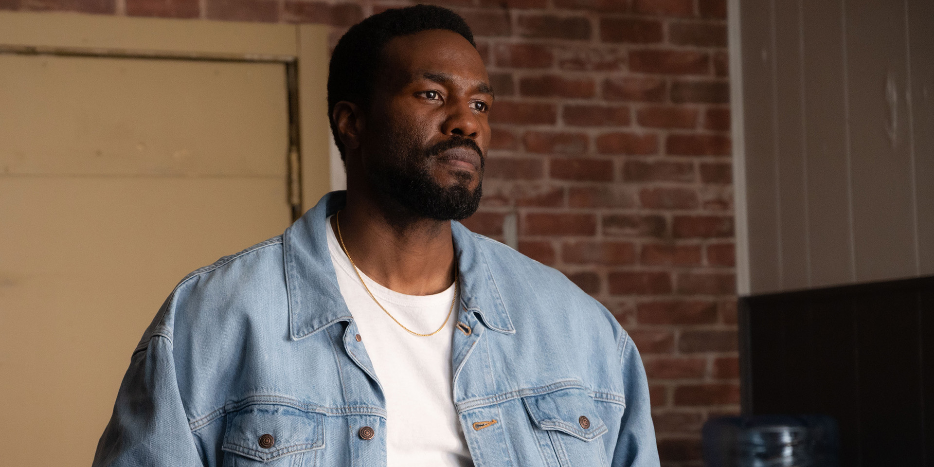 Co takiego zapowiada ostatnia scena "Wonder Mana"? Wyjaśniamy zakończenie serialu Marvela