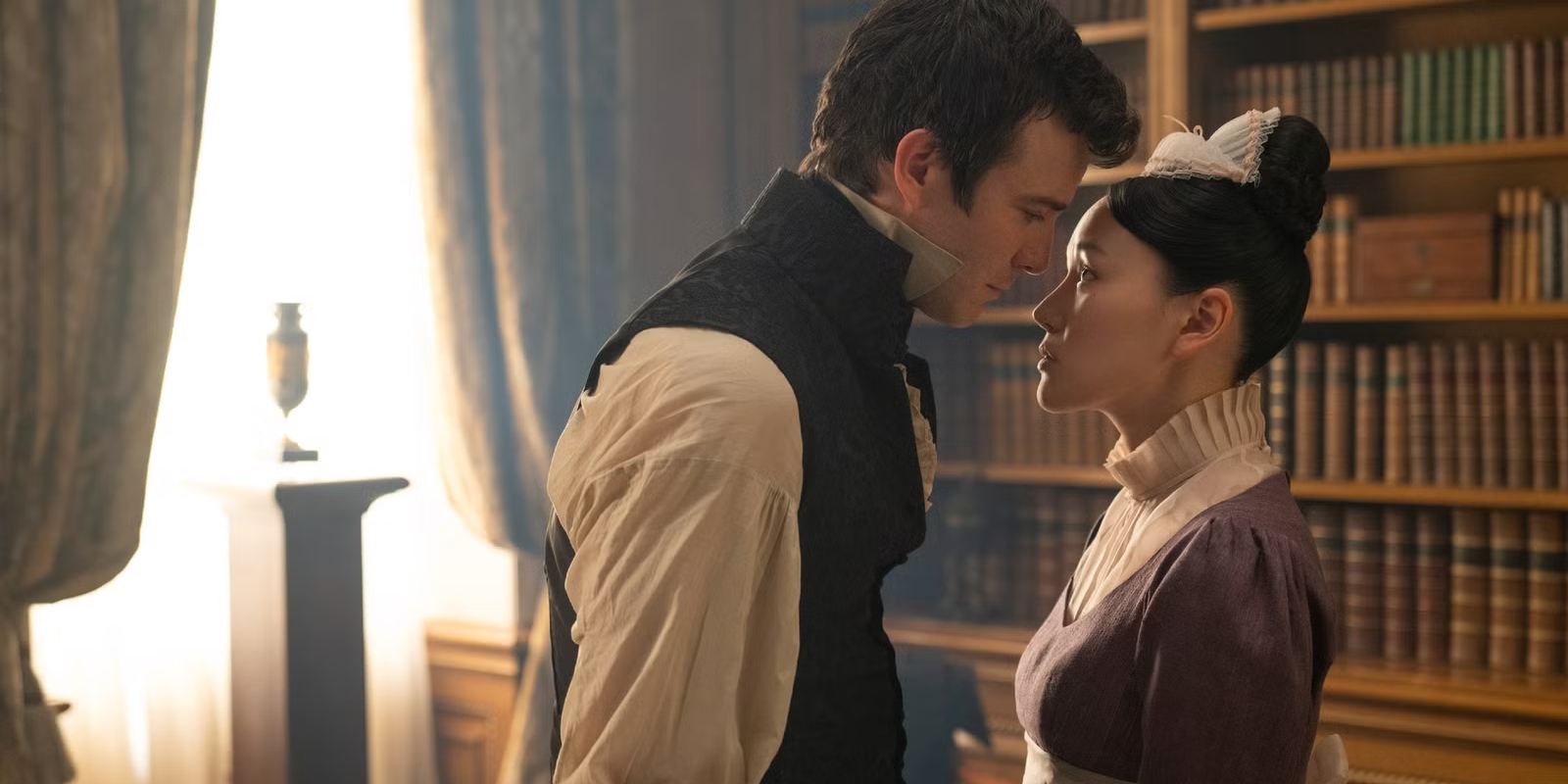 "Bridgertonowie" – wyjaśniamy zakończenie i scenę po napisach z 4. sezonu. Co z Sophie i Benedictem?