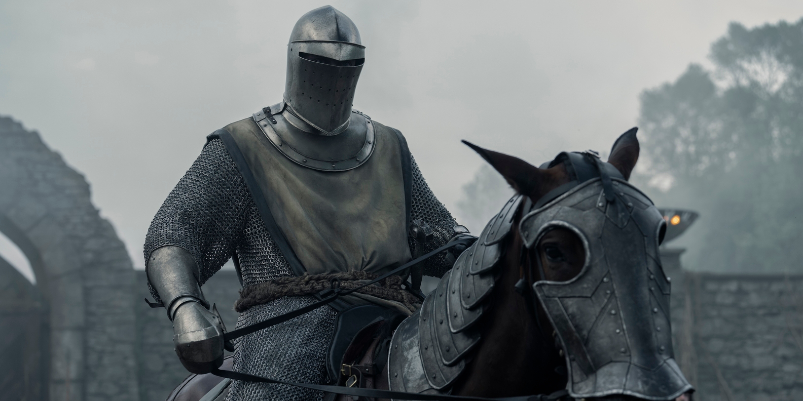 "Rycerz Siedmiu Królestw" – uczestnicy próby siedmiu w pełnych zbrojach. Mamy fotki z 5. odcinka