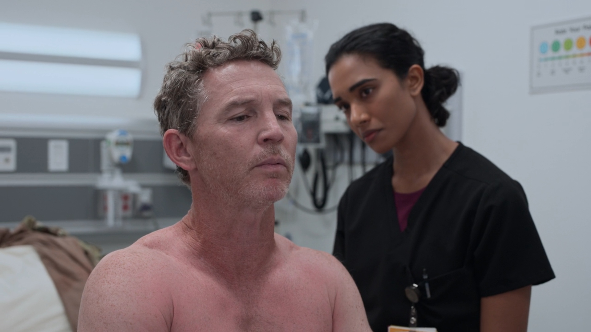 Takich scen byli spragnieni fani "The Pitt". 2. sezon pokaże nam pierwszy wątek romantyczny w hicie?