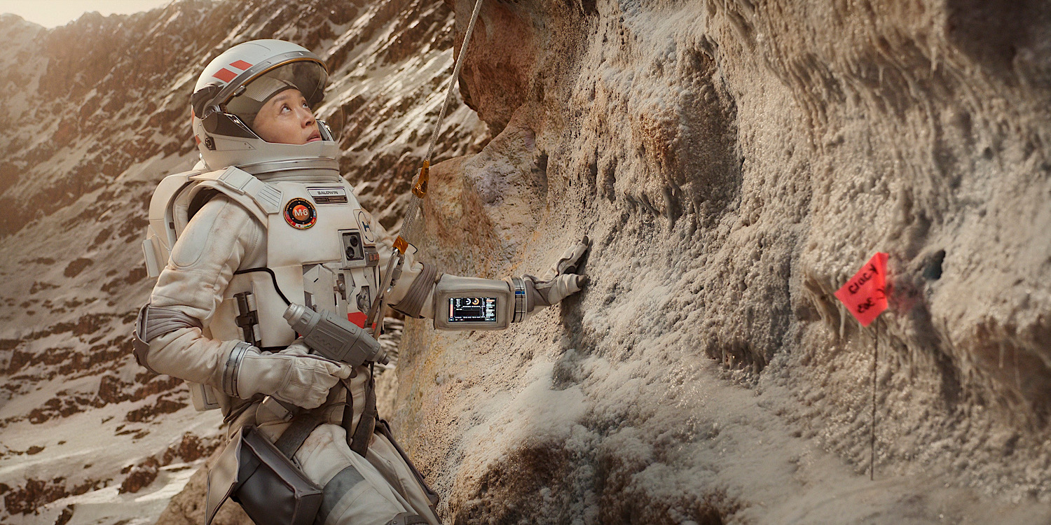 Hitowy serial sci-fi od Apple TV właśnie pożegnał kluczową postać. Skąd ta decyzja? Jest wyjaśnienie