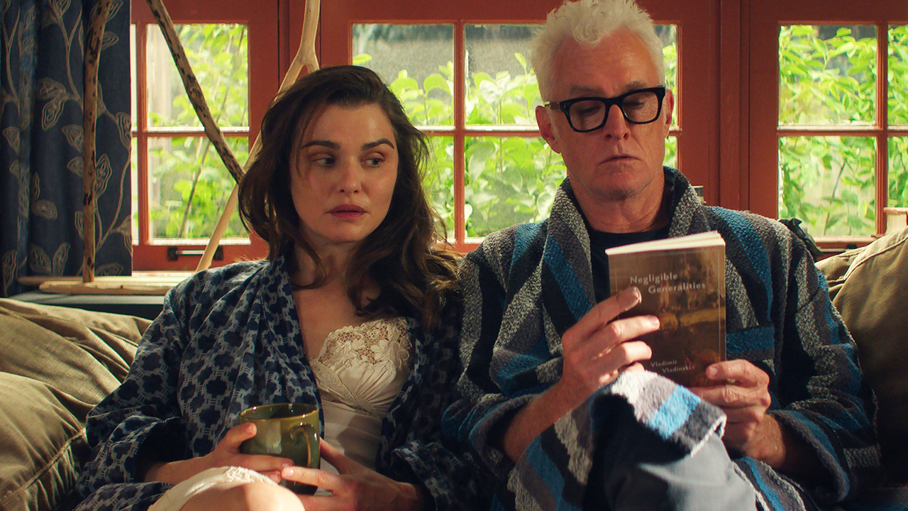 "Vladimir" to opowieść o pożądaniu na kampusie – recenzja serialu z Rachel Weisz i Leo Woodallem