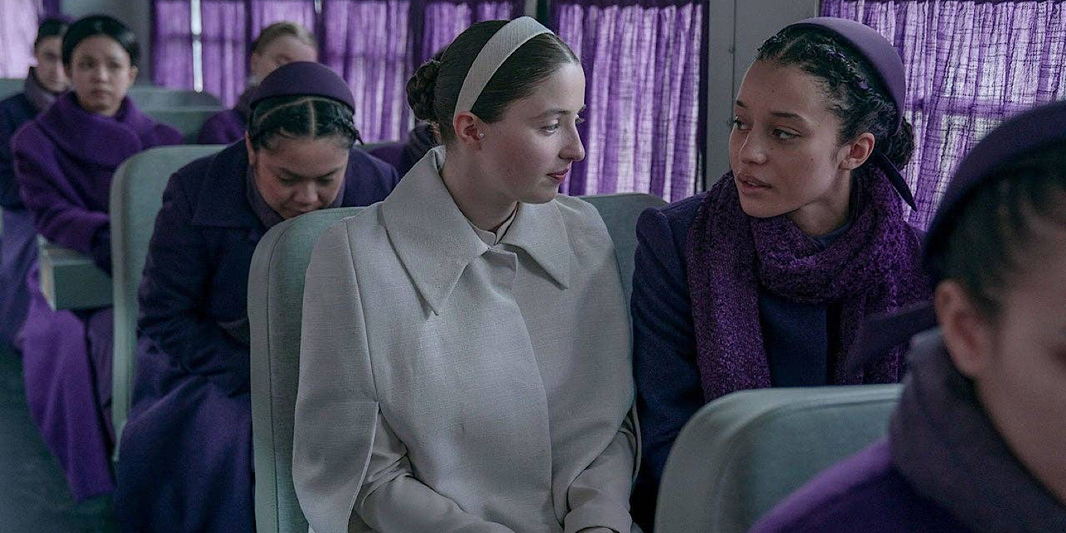 "Testamenty" – kiedy kolejne odcinki na Disney+? Pełna rozpiska kontynuacji "Opowieści podręcznej"