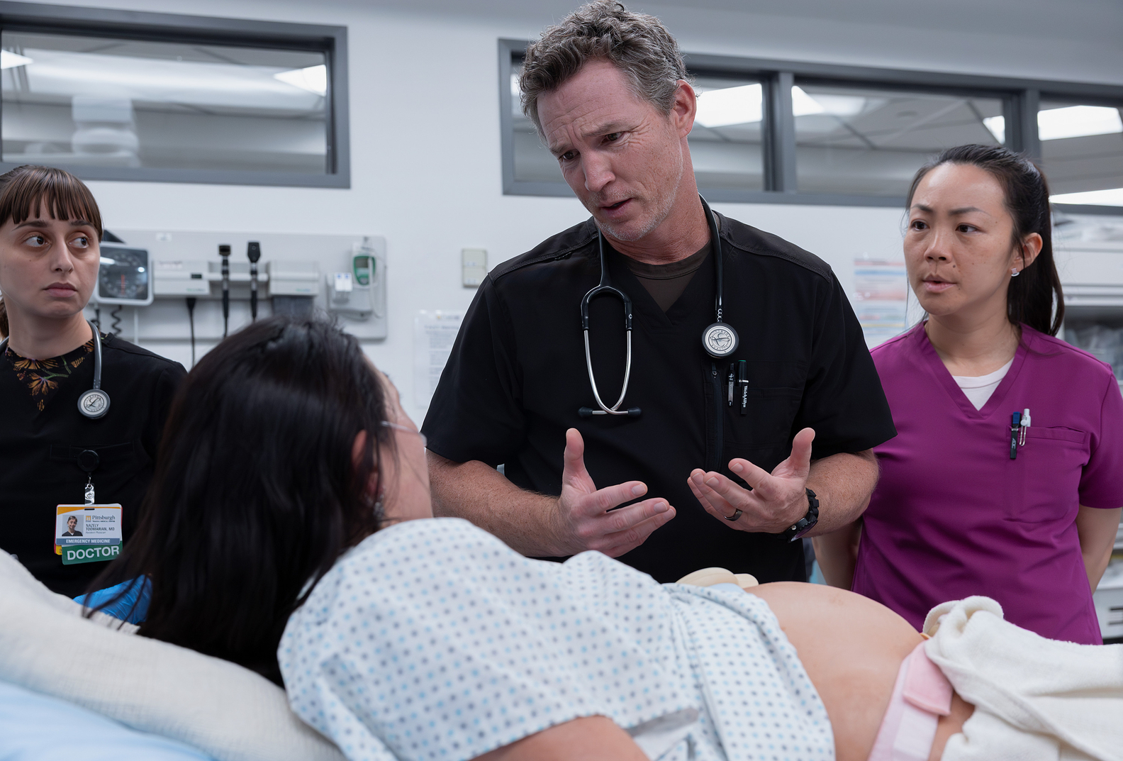 Fani "The Pitt" domagają się tego spin-offu hitu, a co na to twórcy? Wreszcie jest odpowiedź