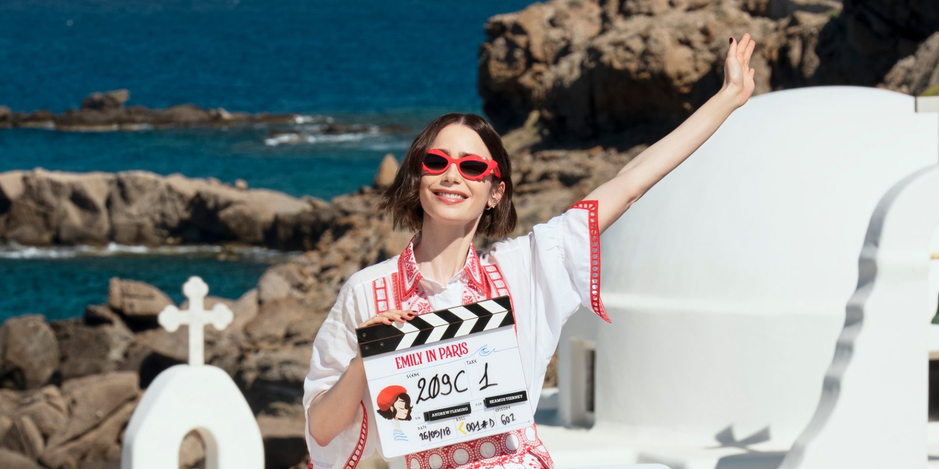 "Emily w Paryżu" – mamy dobre i złe wiadomości o 6. sezonie hitu Netfliksa. Zobaczcie Lily Collins w Grecji