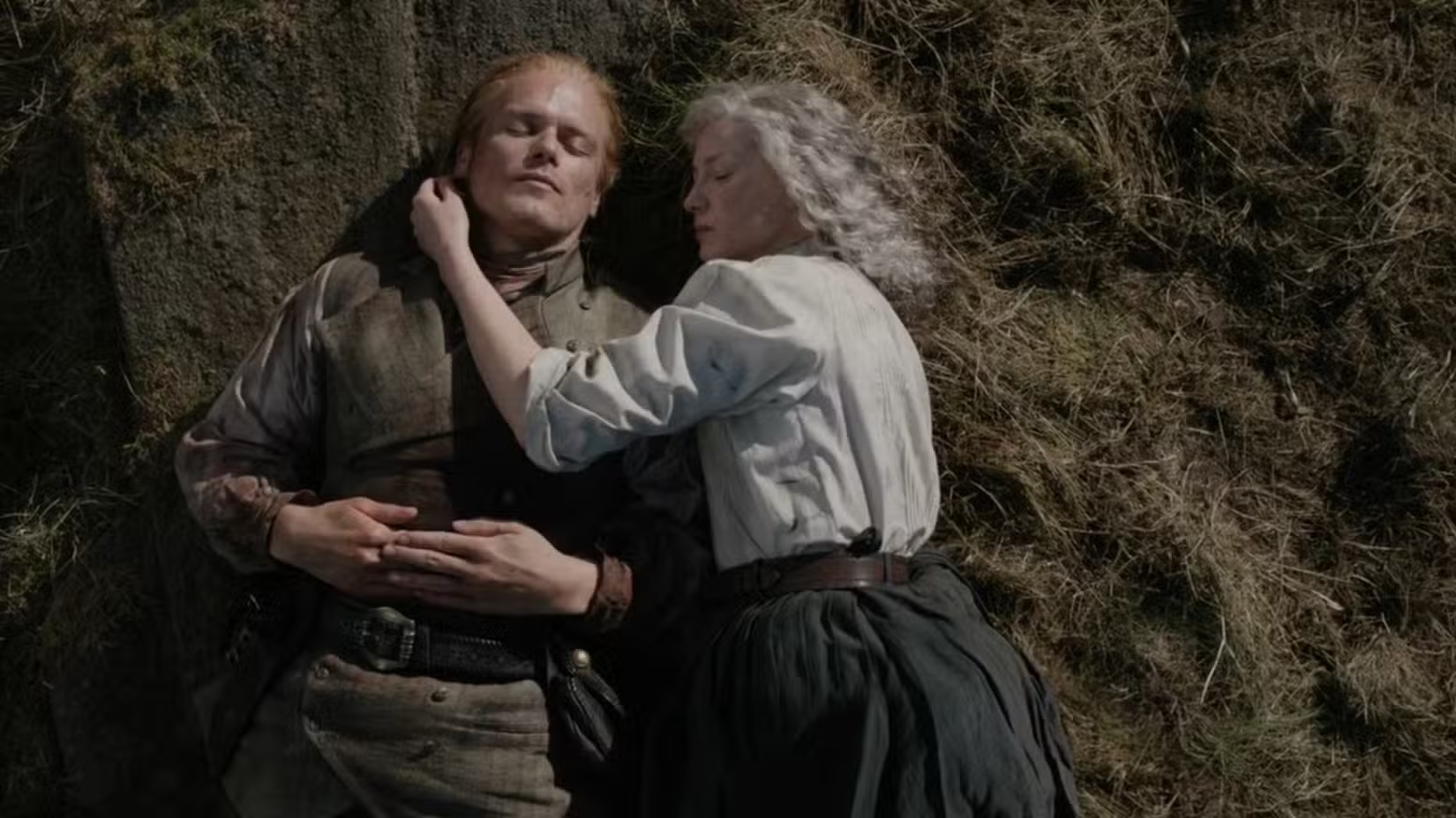 "Outlander" – wyjaśniamy zakończenie. Czy ten bohater rzeczywiście nie żyje? O co chodzi w finale?