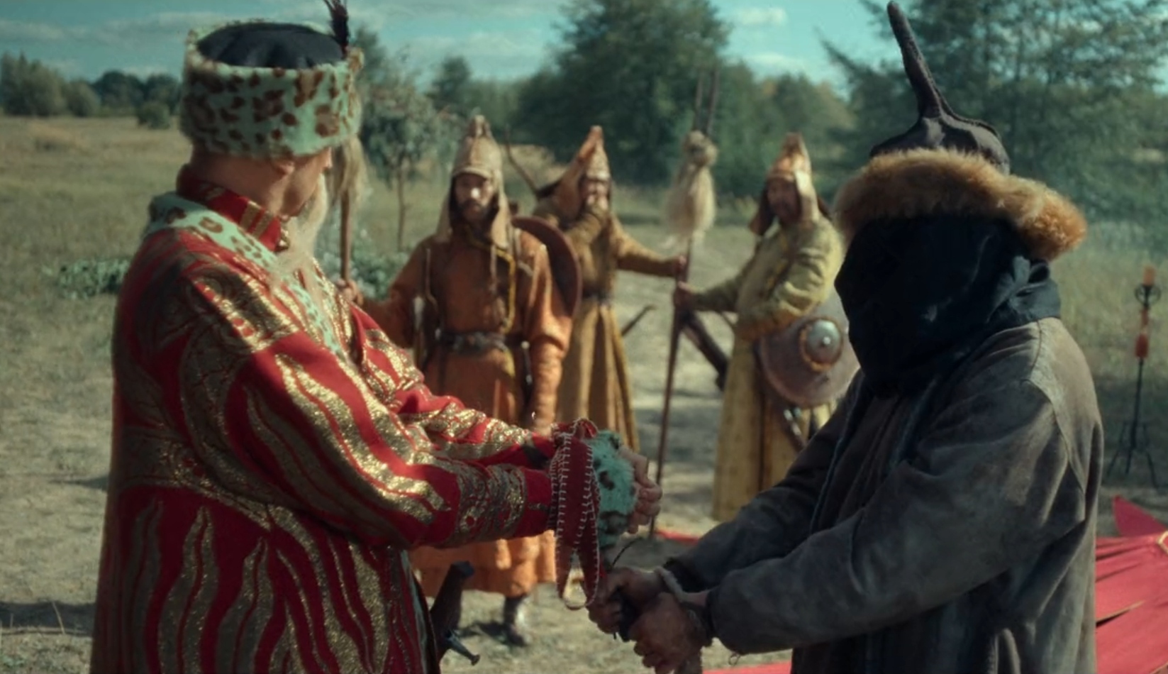 W 3. sezonie "1670" zagrał Cezary Pazura. Nic dziwnego, iż go nie poznaliście – oto gdzie był