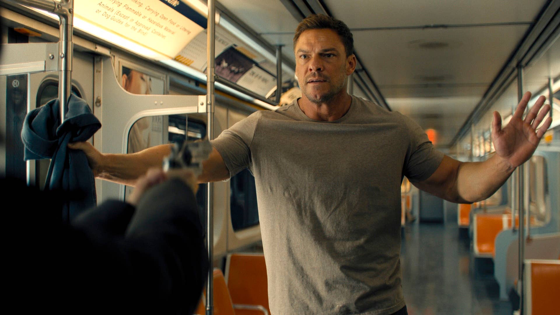 "Reacher" – twórcy serialu odkryli złoty środek na adaptację? Oto dlaczego ogląda się go tak świetnie