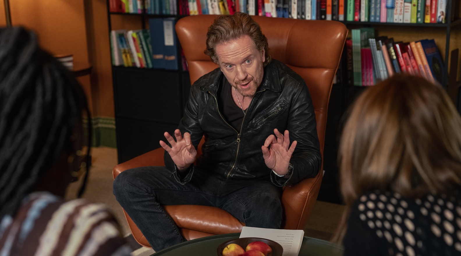 "Druga młodość" rozbawi was do łez i zaskoczy brutalną szczerością – recenzja nowego serialu HBO